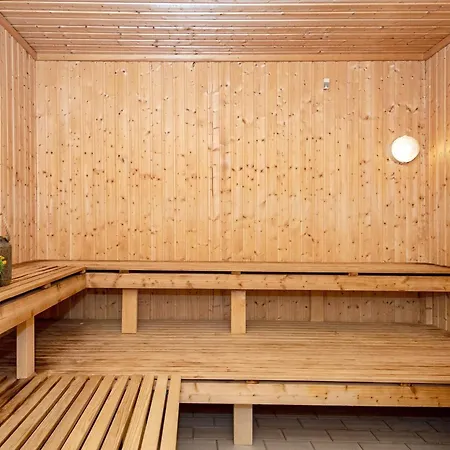 Lxxv Apartment *